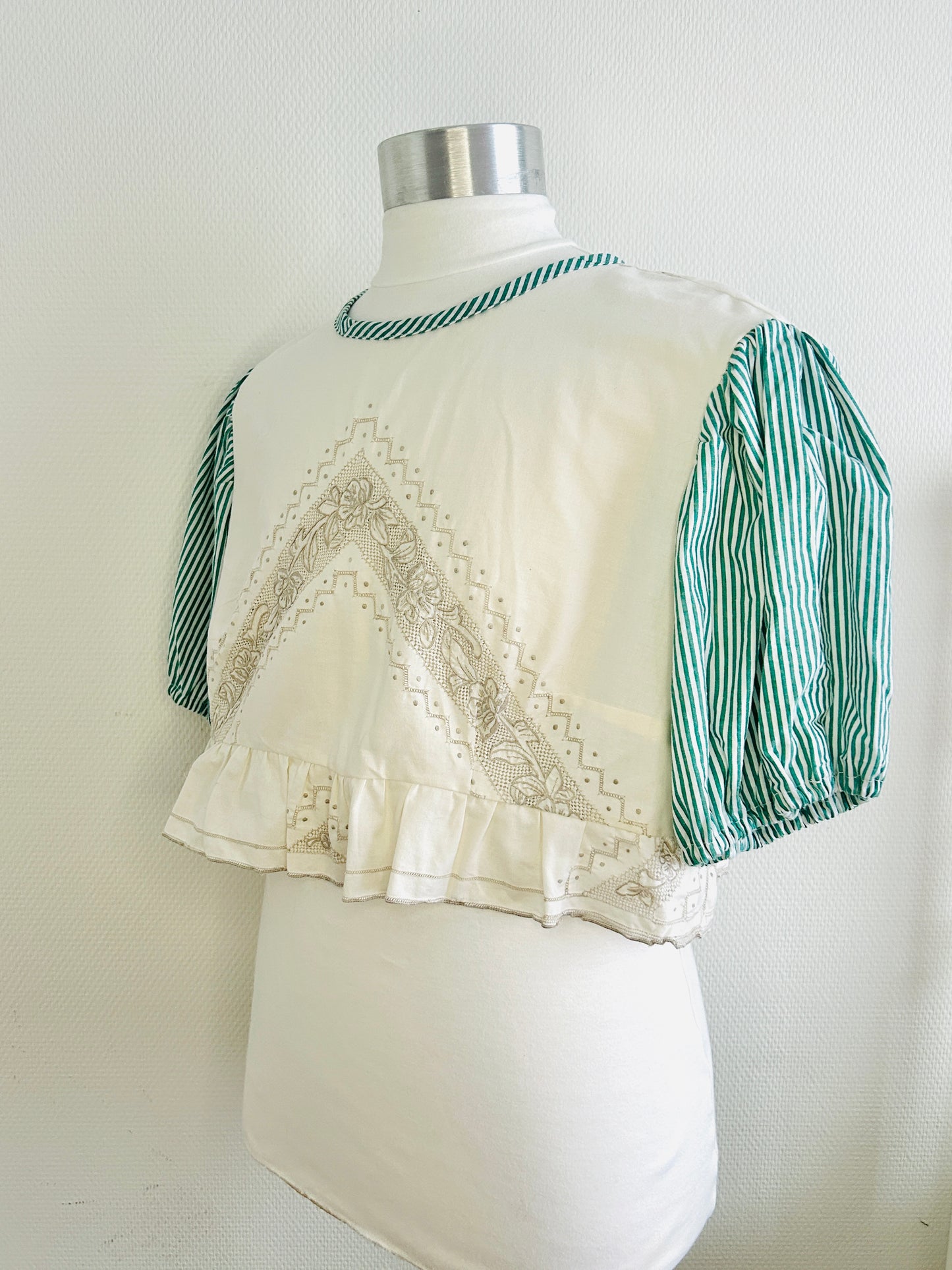 The Cropped Blouse  - Thea